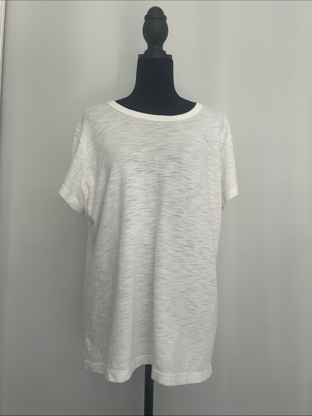 Time and Tru White Short-Sleeve Women's Tee